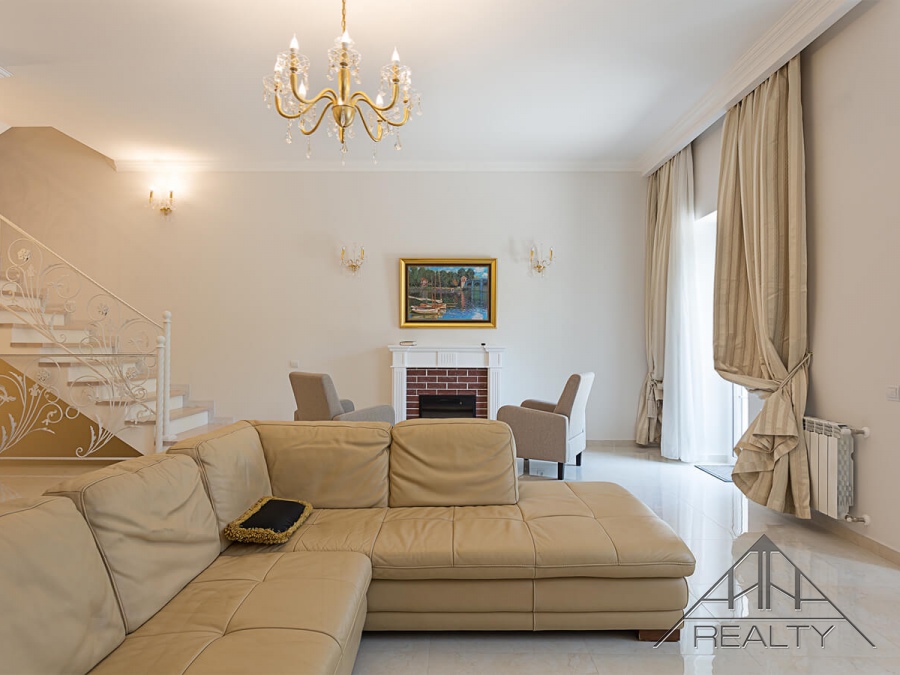  | Anna Realty